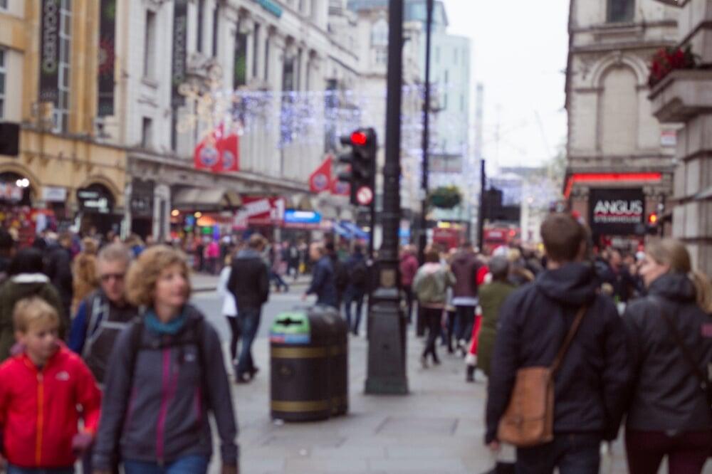 High street spending continues to falter